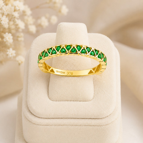 Yellow gold emerald - 9k,