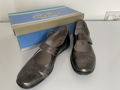 Ladies shoes size used - ladies,
