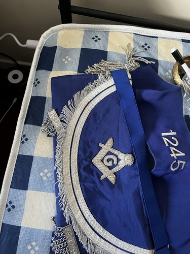Apron and sash lodge - apron,