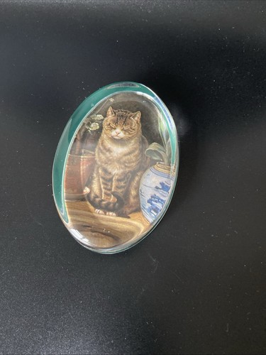 Vintage glass cat paperweight - glass,