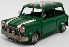 VINTAGE CLASSIC TRANSPORT GREEN MINI CAR MODEL TIN METAL ORNAMENT COLLECTABLE