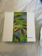 Tropic Hand and Nail