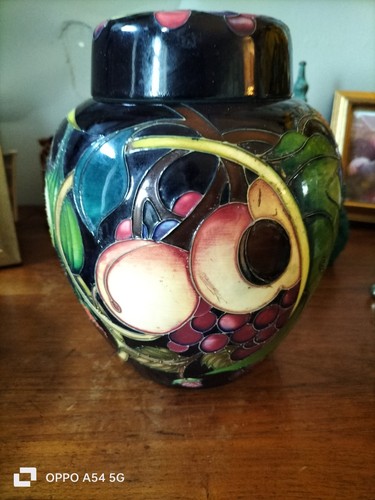 Moorcroft pottery ginger jar - moorcroft,