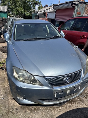 Lexus 250 front bumper - is,