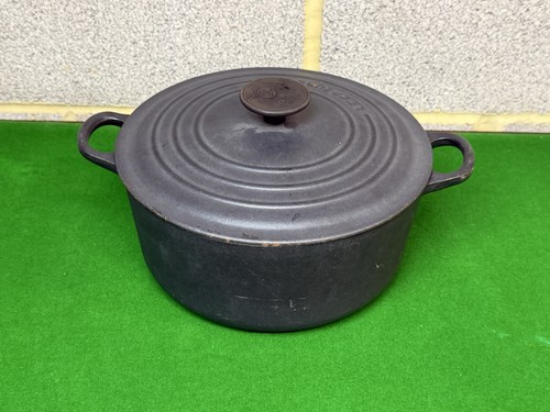 Creuset enameled cast - cast, iron