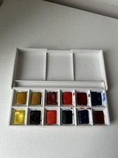 Windsor & Newton Watercolour Travel Field Box Contains 12 Half Pans Paint