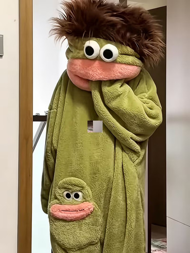 Full body green puppet - body, pajama