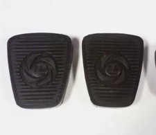 BRAND NEW OE SPEC TRIUMPH STAG  BRAKE AND CLUTCH PEDAL RUBBERS