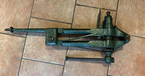 Vintage blacksmiths leg vice - vintage,