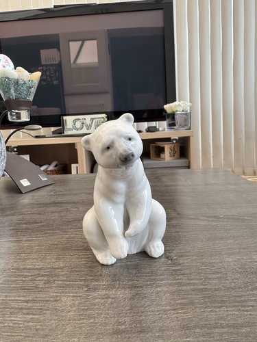Lladro resting polar bear - lladro,