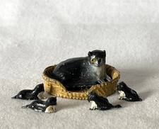 RARE Vintage SET Taylor & Barrett Son T&B Make Lead Cat, Basket & 4 Kittens Y623