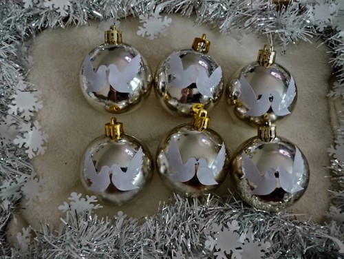 Silver round plastic - silver,