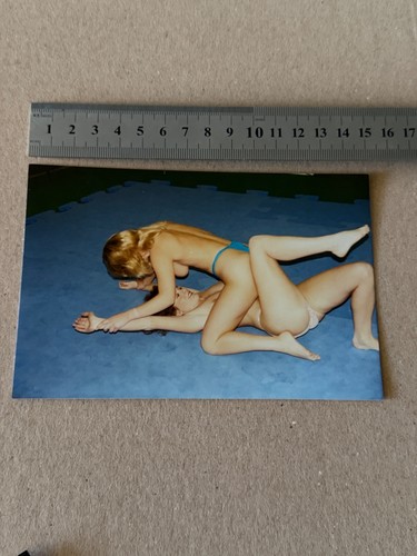 Photo female wrestling - female,