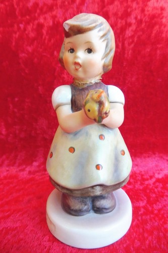 Beautiful hummel figurine - hummel, no
