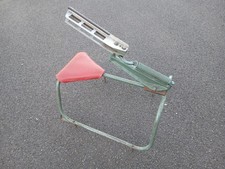 BOWMAN SIT ON ELEVATING CLAY TRAP WITH GROUND SPIKES