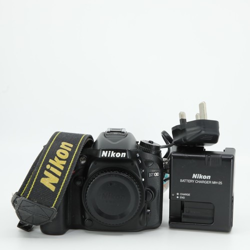 Nikon d7100 body only - nikon,