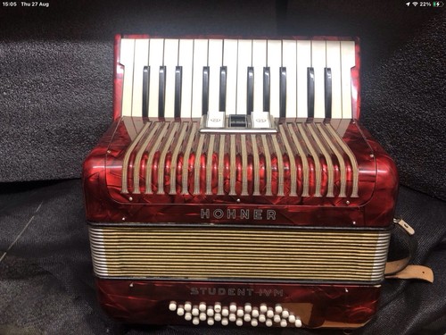 Lovely bass hohner - a,