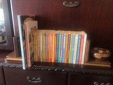 25x Complete📕Emmerdale Farm