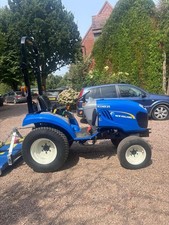 New Holland Boomer 25 HP Compact Tractor ROPS 4WD & TM120 Topper  Ex Demo 50 Hrs
