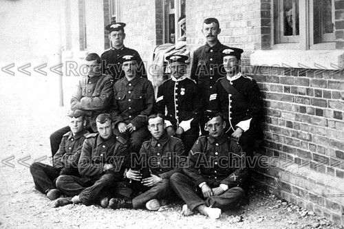 Nnl soldiers group - soldiers, group,