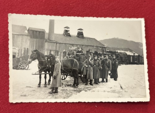Wehrmacht horsemen soldiers - horsemen,