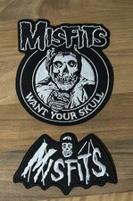 MISFITS SKULL PAIR OF ROCK