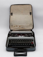 Vintage Olivetti Lettera 22