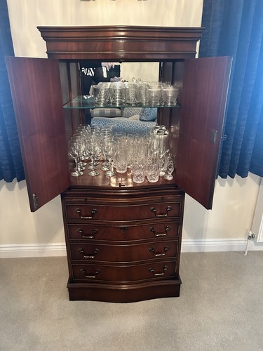 Mahogany drinks cabinet with - cabinet,