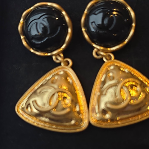 Chanel black gold plated - chanel,