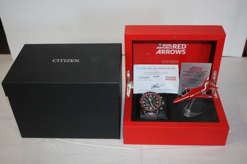 Citizen red arrows - red,