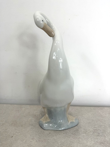 Vintage nao lladro preening - nao,