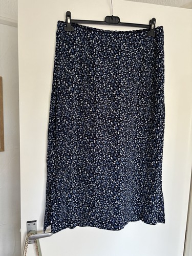 Wallis blue white ditsy - white,