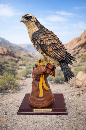 Montefiori falcon hawk - falcon, statue