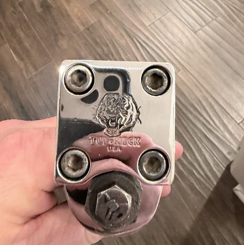 Tuf neck tiger - og, stem