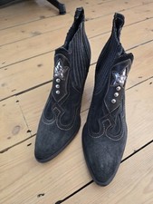 Women's Boots