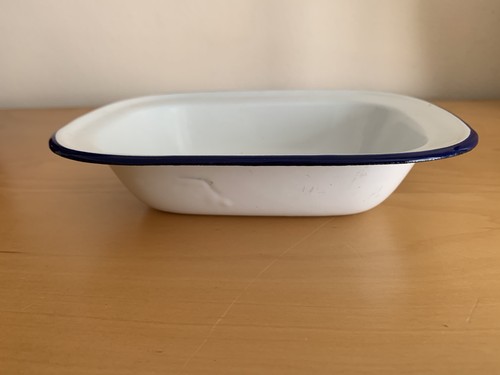 White blue rim enamel - rim, pie