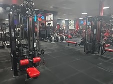 8 Station . Commercial Gym