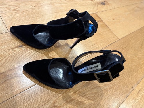 Manolo blahnik black velvet - manolo,