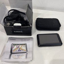 Garmin Nuvi 265 for parts won’t stay on wth accessories/and box and instructions