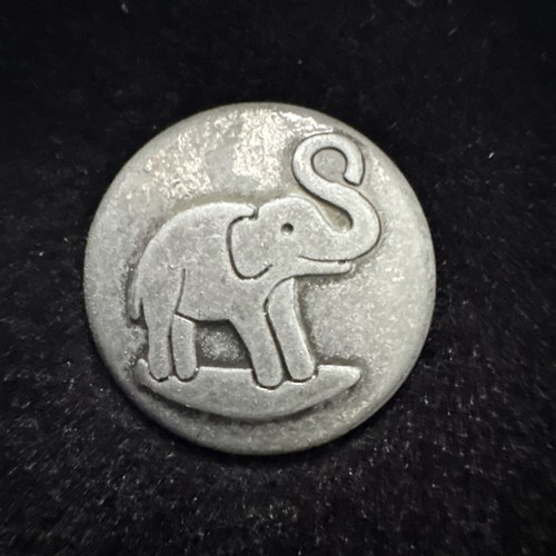 Steiff button ear lapel - button,