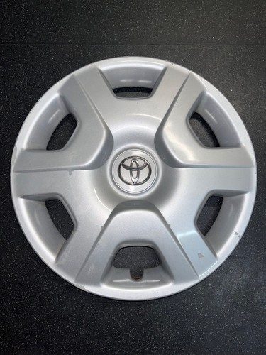 One genuine toyota yaris - toyota,