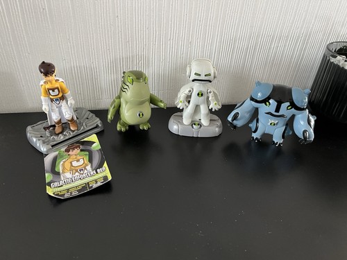 Ben action figure bundle - 10,