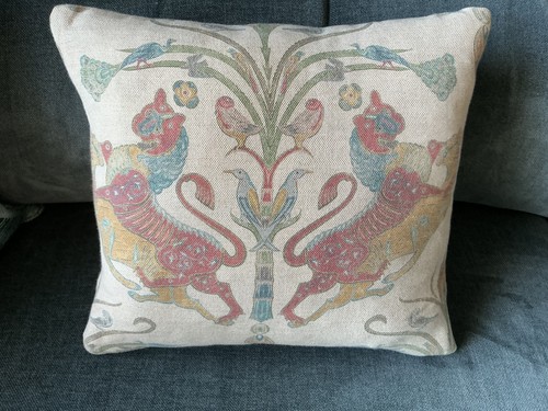 Tapestry cushion finishing - tapestry, ~