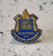 Everton Pin Badge - Retro