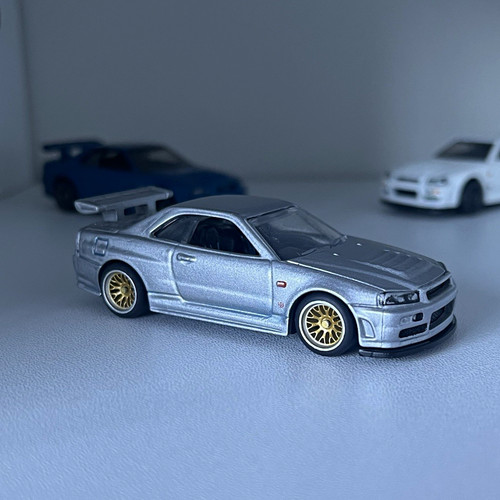 Hotwheels street nissan - hotwheels,