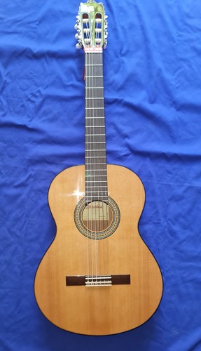 Alhambra classical guitar - alhambra,