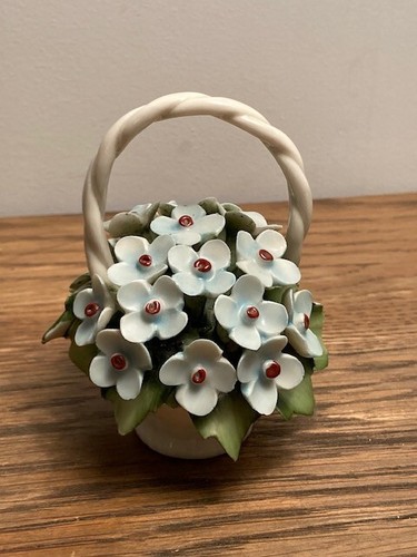Very small sweet capodimonte - small,