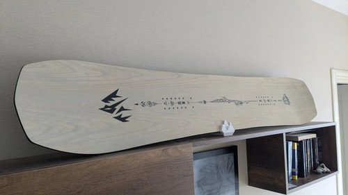 Snowboard shelf stand - snowboard,