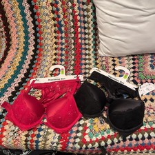 BNWT PRIMARK MAXIMISE SET RED