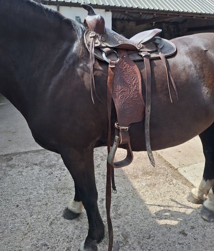 Smart dark brown - smart, tooled